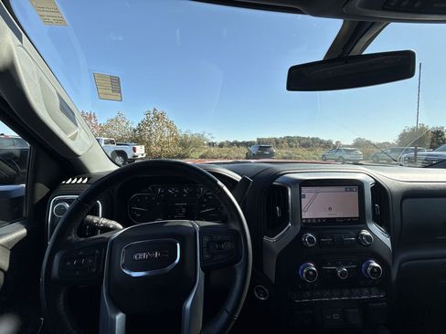 Certified 2022 GMC Sierra 2500 SLT w/ SLT Preferred Package image 27