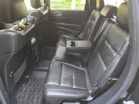 Used 2012 Jeep Grand Cherokee Laredo AWD/4WD image 13