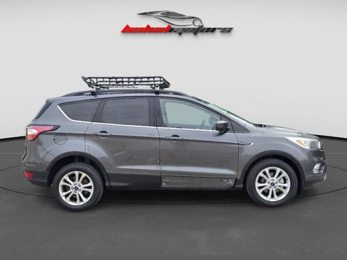 Used 2018 Ford Escape SE image 12