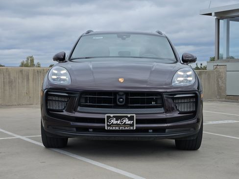 Certified 2024 Porsche Macan S image 11