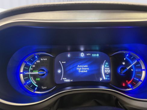 Used 2024 Chrysler Pacifica Pinnacle FWD image 35