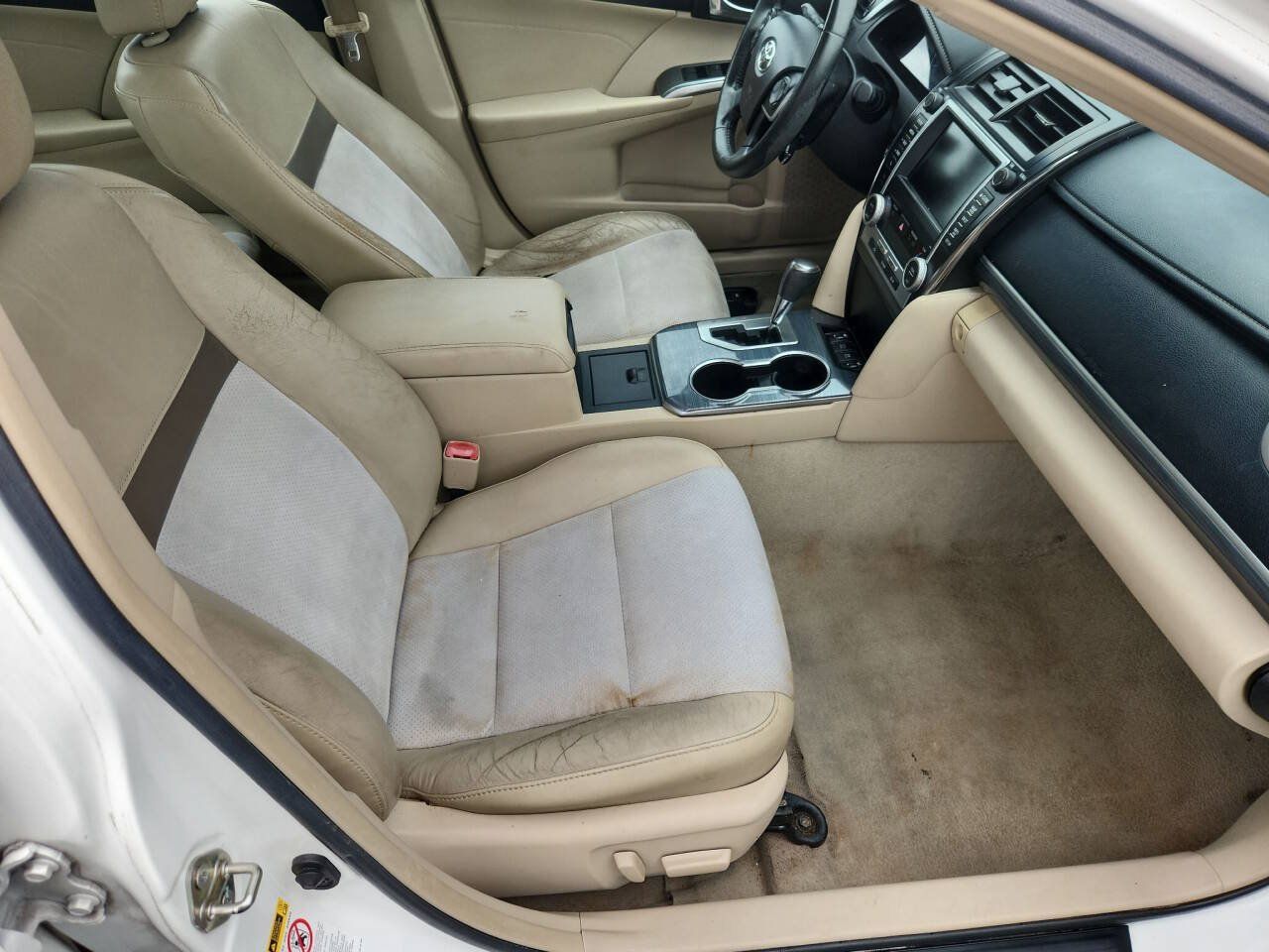 Used 2014 Toyota Camry XLE w/ Leather Package FWD image 20