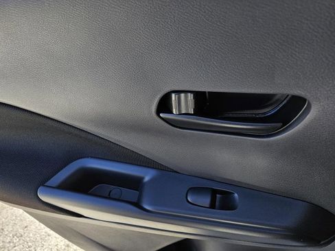 New 2025 Nissan Kicks Play S image 8