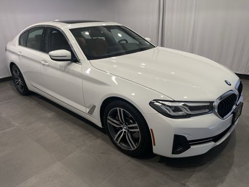 Certified 2023 BMW 530i xDrive w/ Convenience Package AWD/4WD image 3