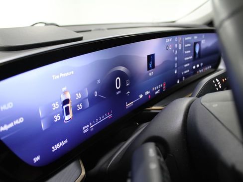 Used 2024 Buick Envision Avenir image 48