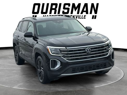 Used 2024 Volkswagen Atlas SE w/ Panoramic Sunroof Package image 1