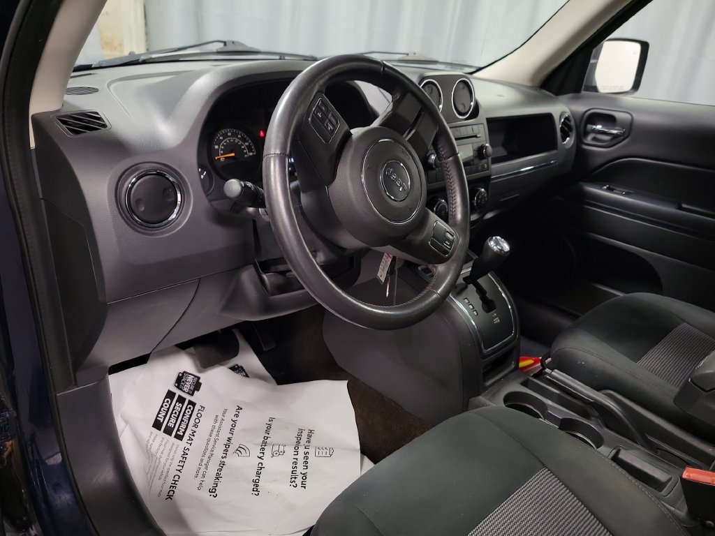 Used 2014 Jeep Patriot Latitude w/ Sun/Sound Group FWD image 18