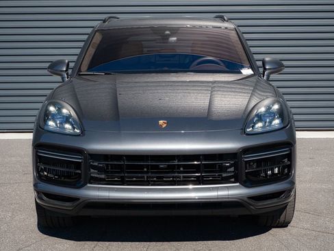 Certified 2023 Porsche Cayenne Turbo AWD/4WD image 37