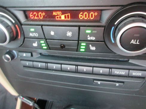 Used 2011 BMW 328i Wagon RWD image 26