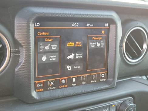 Used 2022 Jeep Wrangler Unlimited Sahara w/ Cold Weather Group image 27