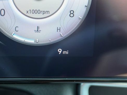 New 2026 Hyundai Elantra Limited FWD image 25