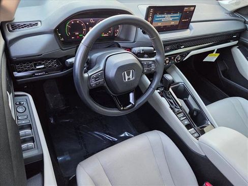 Used 2025 Honda Accord EX-L image 10