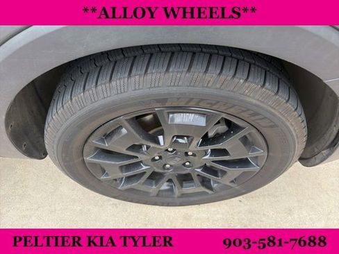 Certified 2021 Kia Telluride SX w/ Nightfall Edition Package image 16