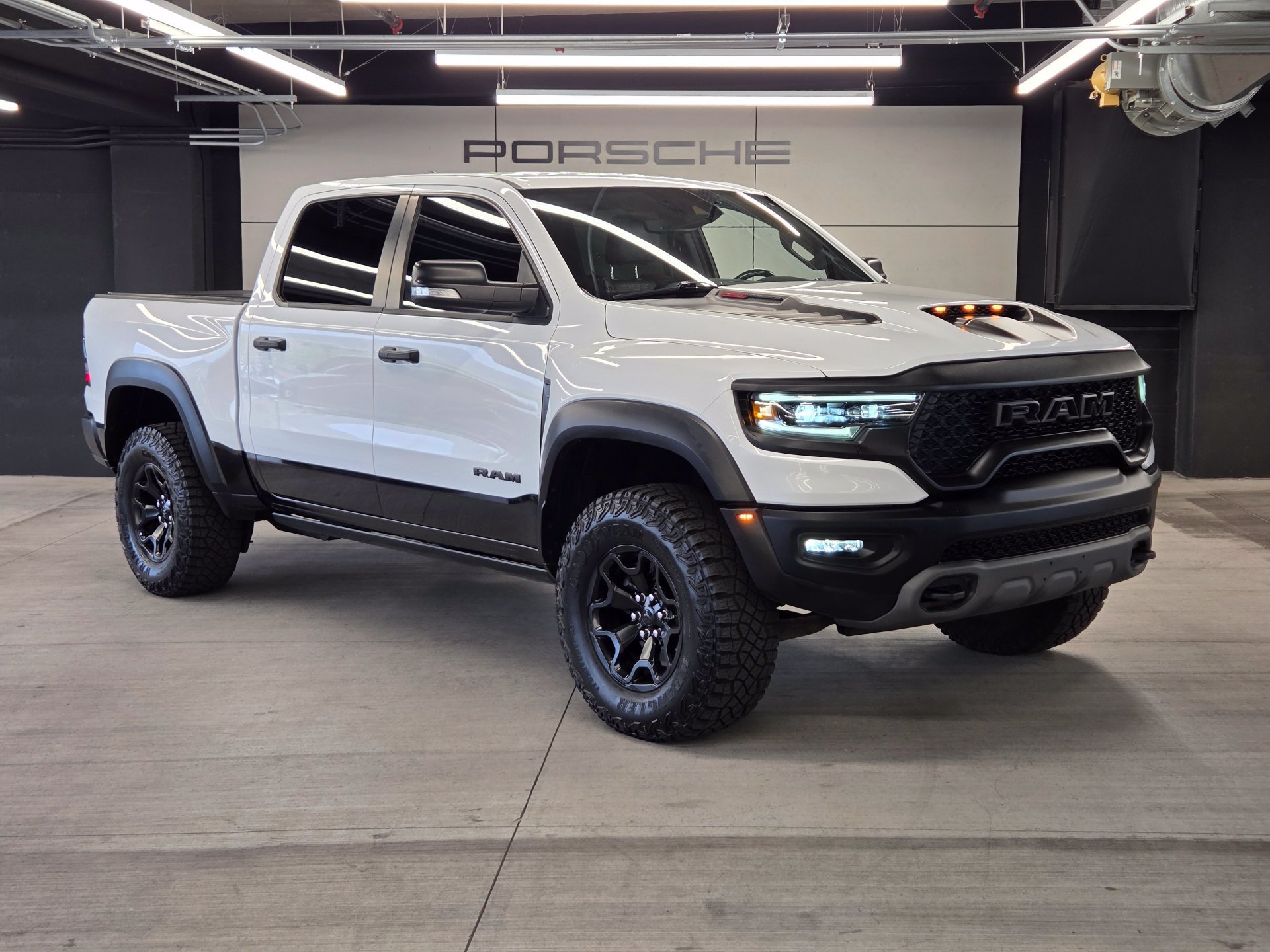 Used 2022 RAM 1500 TRX AWD/4WD image 31