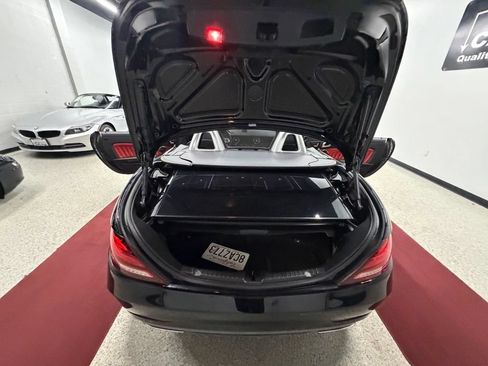 Used 2018 Mercedes-Benz SLC 300 image 33