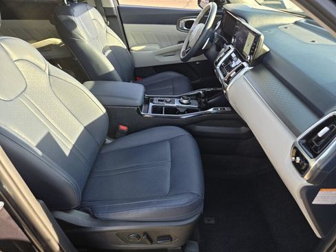Certified 2024 Kia Sorento SX Prestige AWD/4WD image 17