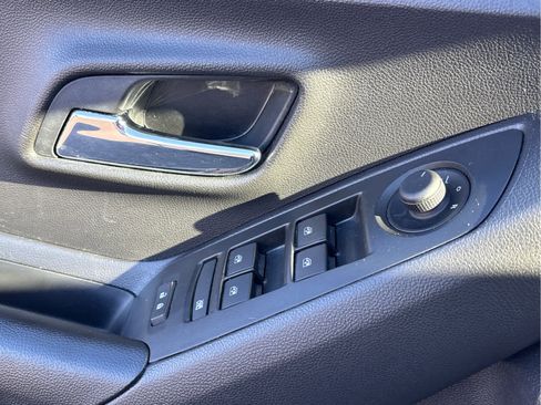 Used 2021 Chevrolet Trax LT w/ Driver Confidence Package image 24