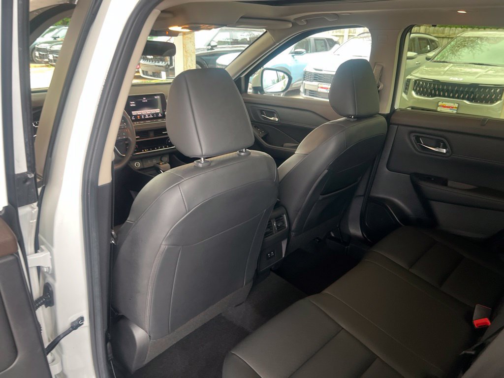 Certified 2023 Nissan Rogue SV w/ SV Premium B Package AWD/4WD image 11