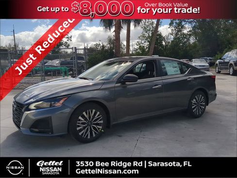 Certified 2025 Nissan Altima 2.5 SV image 1