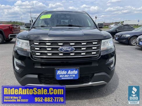 Used 2017 Ford Explorer XLT w/ Equipment Group 201A AWD/4WD image 2
