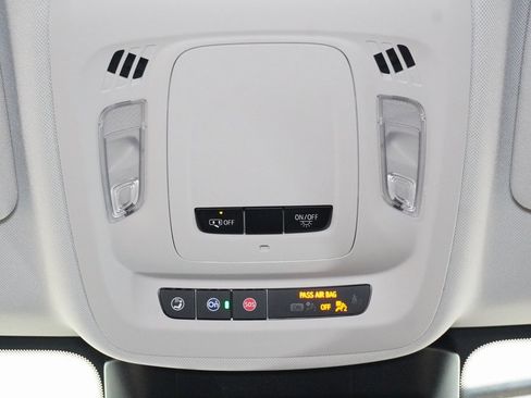 Used 2025 Buick Envision Sport Touring image 17