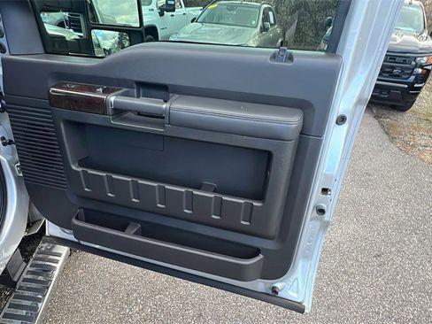 Used 2016 Ford F250 Platinum w/ FX4 Off-Road Package image 17