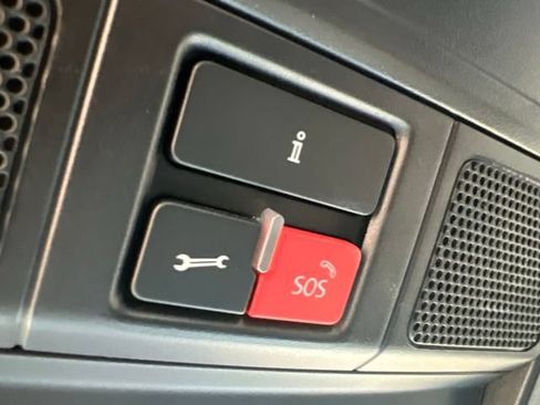Used 2014 Volkswagen Beetle R-Line FWD image 24