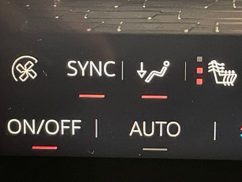 Used 2025 GMC Acadia Elevation image 33