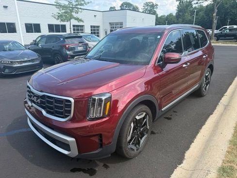 Certified 2024 Kia Telluride S w/ S Sunroof Package FWD image 1