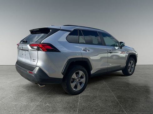 Used 2024 Toyota RAV4 XLE AWD/4WD image 9