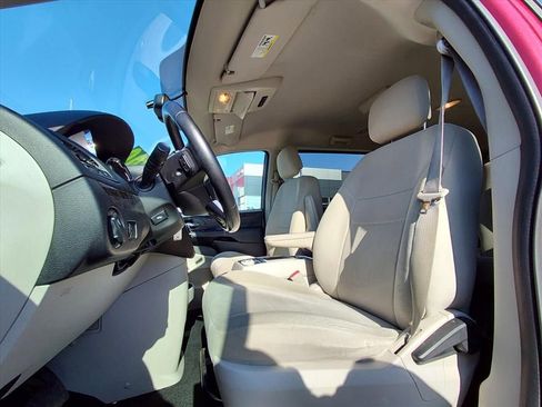 Used 2011 Dodge Grand Caravan Mainstreet w/ PWR Convenience Group FWD image 16