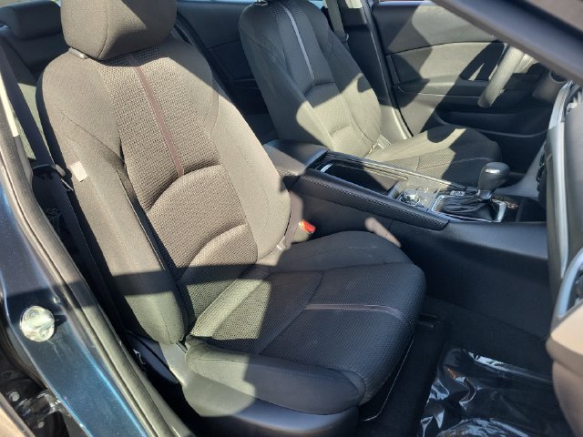 Used 2018 MAZDA MAZDA3 Sport w/ Preferred Equipment Package FWD image 20