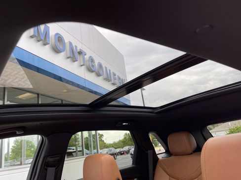 Used 2021 Cadillac XT5 Premium Luxury w/ LPO, Floor Liner Package AWD/4WD image 28