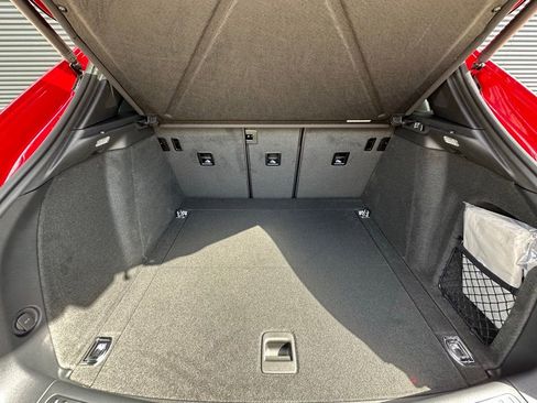 Used 2025 Porsche Macan image 35