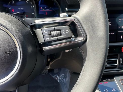 Used 2026 Porsche Macan AWD/4WD image 17
