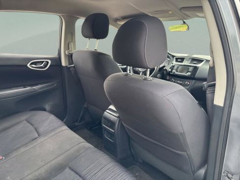 Used 2017 Nissan Sentra SV FWD image 31