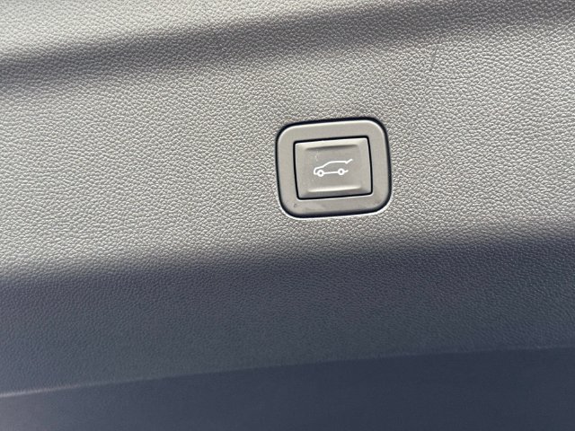 New 2026 GMC Yukon Denali w/ Sun & Power Step Package RWD image 12