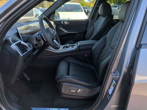 Used 2026 BMW X5 xDrive40i w/ M Sport Package AWD/4WD image 15