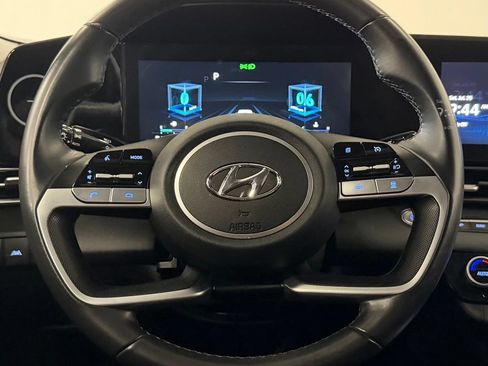 Certified 2023 Hyundai Elantra SEL w/ Convenience Package FWD image 16
