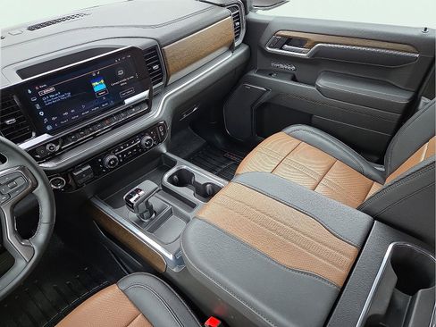 Used 2026 Chevrolet Silverado 1500 High Country w/ Technology Package AWD/4WD image 12