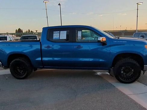 Used 2022 Chevrolet Silverado 1500 LT w/ Protection Package AWD/4WD image 9