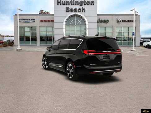 New 2026 Chrysler Pacifica Pinnacle image 5