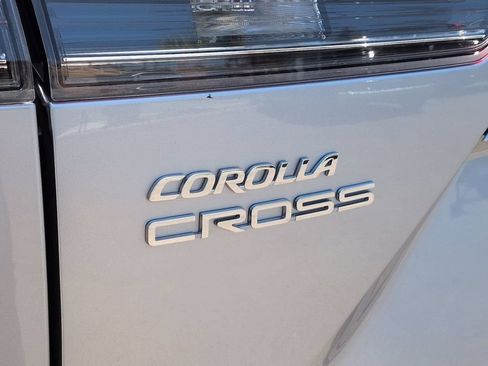 Used 2024 Toyota Corolla Cross XLE w/ Convenience Package AWD/4WD image 33