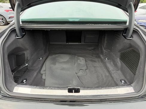 Used 2023 Audi S8 w/ S8 Comfort Plus Package AWD/4WD image 34