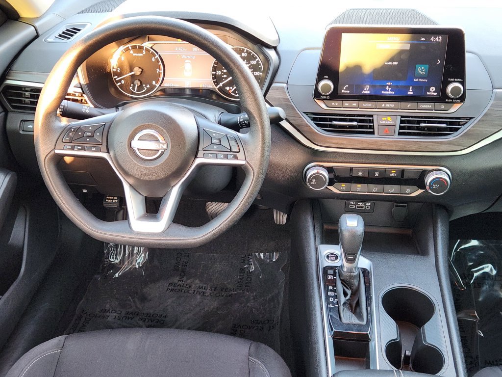 Used 2025 Nissan Altima 2.5 SV FWD image 26