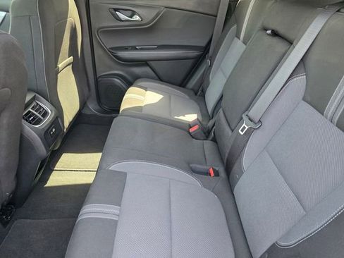 Used 2025 Chevrolet Blazer LT FWD image 11