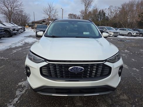 Certified 2024 Ford Escape Platinum w/ Premium Technology Package image 13