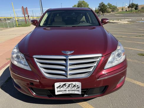Used 2011 Hyundai Genesis 4.6 RWD image 2
