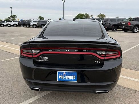 Used 2015 Dodge Charger R/T RWD image 4