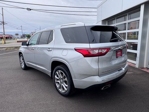 Used 2021 Chevrolet Traverse Premier AWD/4WD image 3